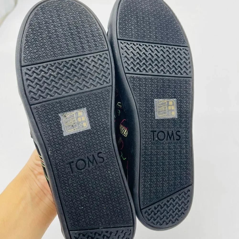 Toms new without
